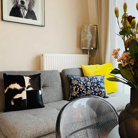 Piper Gold Targi Апартаменты *