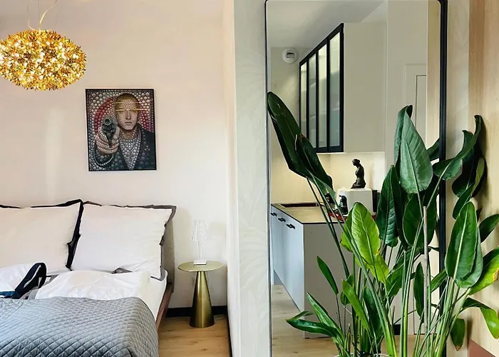 Piper Gold Targi Apartment