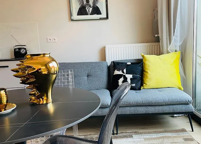 Piper Gold Targi Apartment *