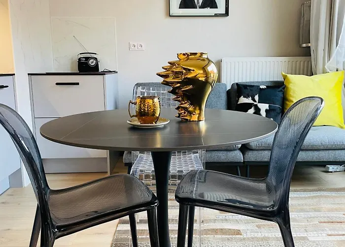 Apartment Piper Gold Targi *