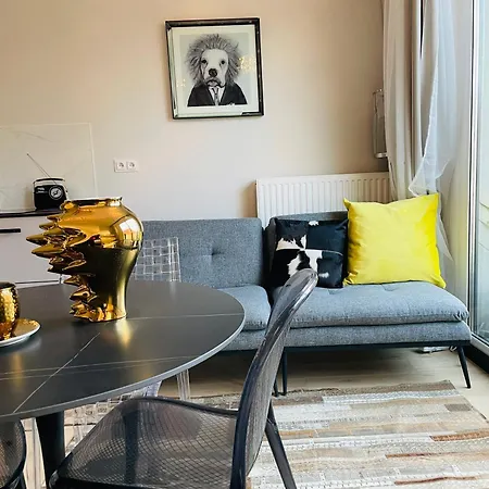 Piper Gold Targi Apartment *